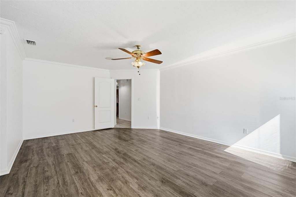 For Sale: $550,000 (4 beds, 3 baths, 2785 Square Feet)
