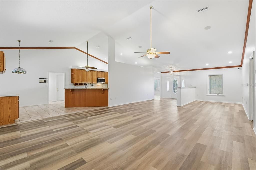 For Sale: $550,000 (4 beds, 3 baths, 2785 Square Feet)