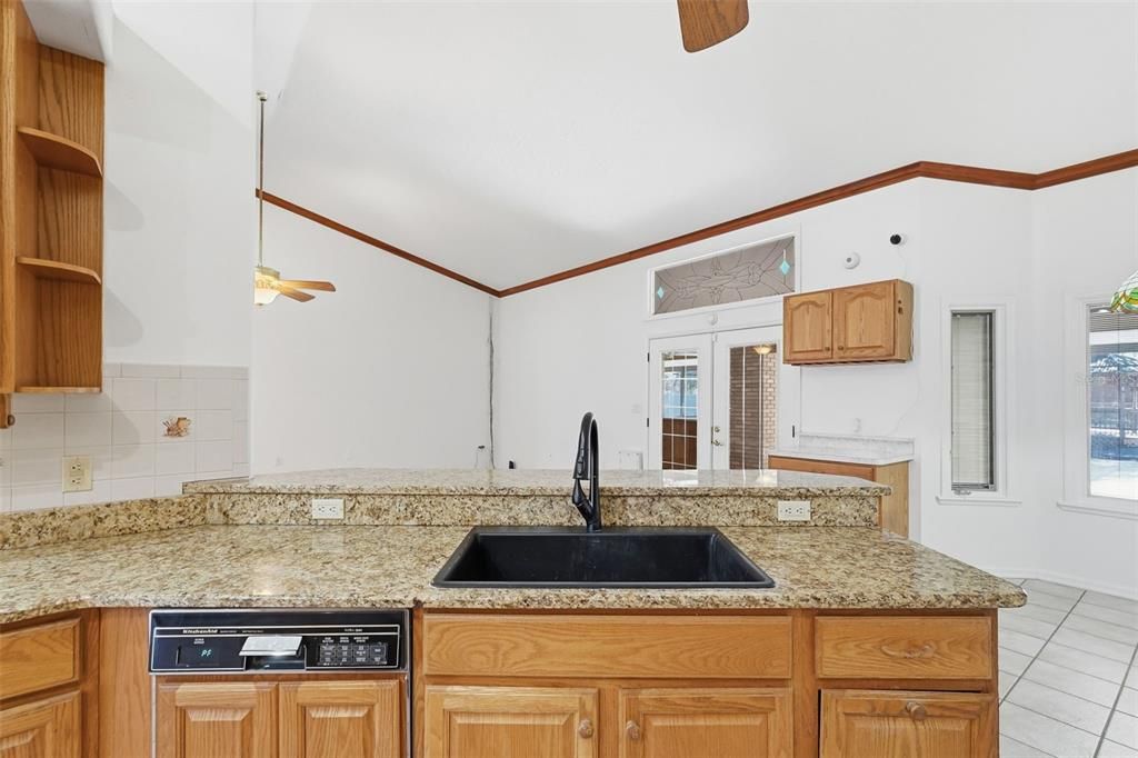 For Sale: $550,000 (4 beds, 3 baths, 2785 Square Feet)
