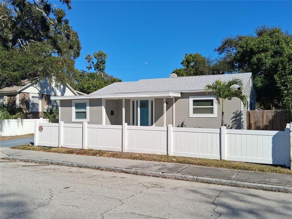 Activo con contrato: $224,000 (3 camas, 1 baños, 931 Pies cuadrados)