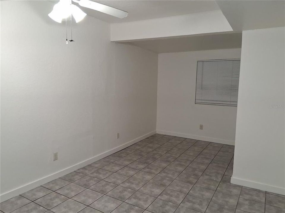Activo con contrato: $224,000 (3 camas, 1 baños, 931 Pies cuadrados)