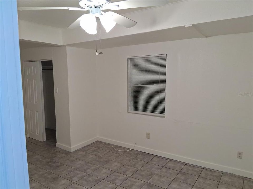 Activo con contrato: $224,000 (3 camas, 1 baños, 931 Pies cuadrados)