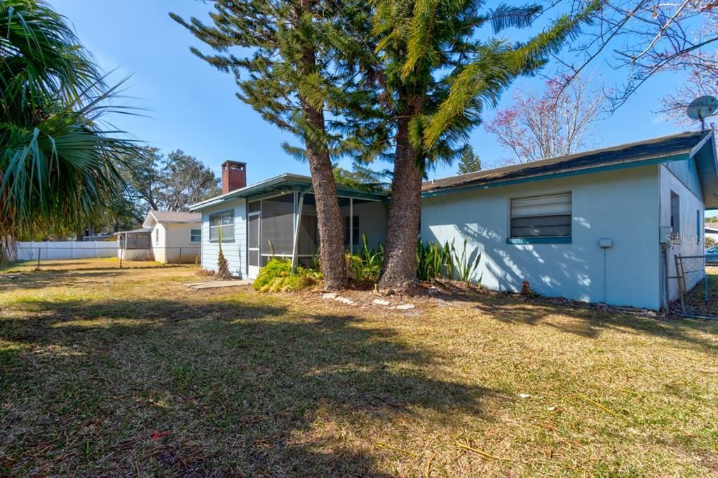 For Sale: $259,000 (3 beds, 2 baths, 1525 Square Feet)