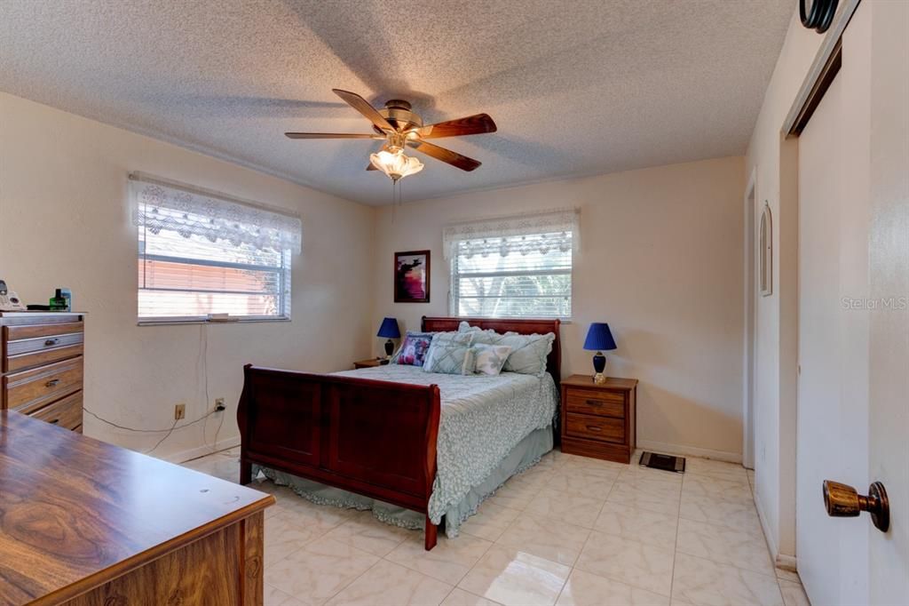 For Sale: $259,000 (3 beds, 2 baths, 1525 Square Feet)