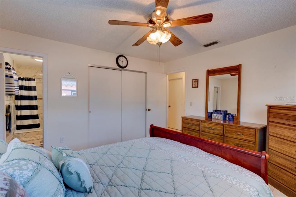 For Sale: $259,000 (3 beds, 2 baths, 1525 Square Feet)