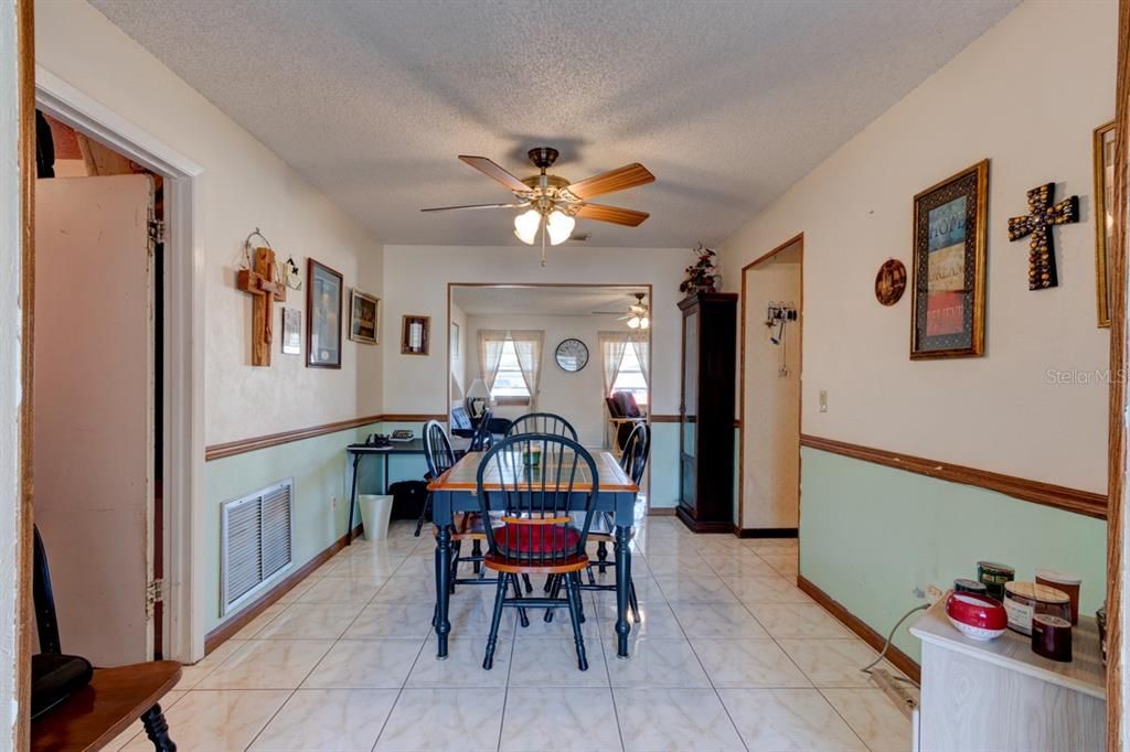 For Sale: $259,000 (3 beds, 2 baths, 1525 Square Feet)