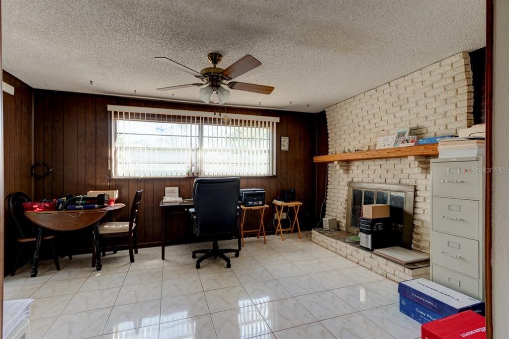 For Sale: $259,000 (3 beds, 2 baths, 1525 Square Feet)