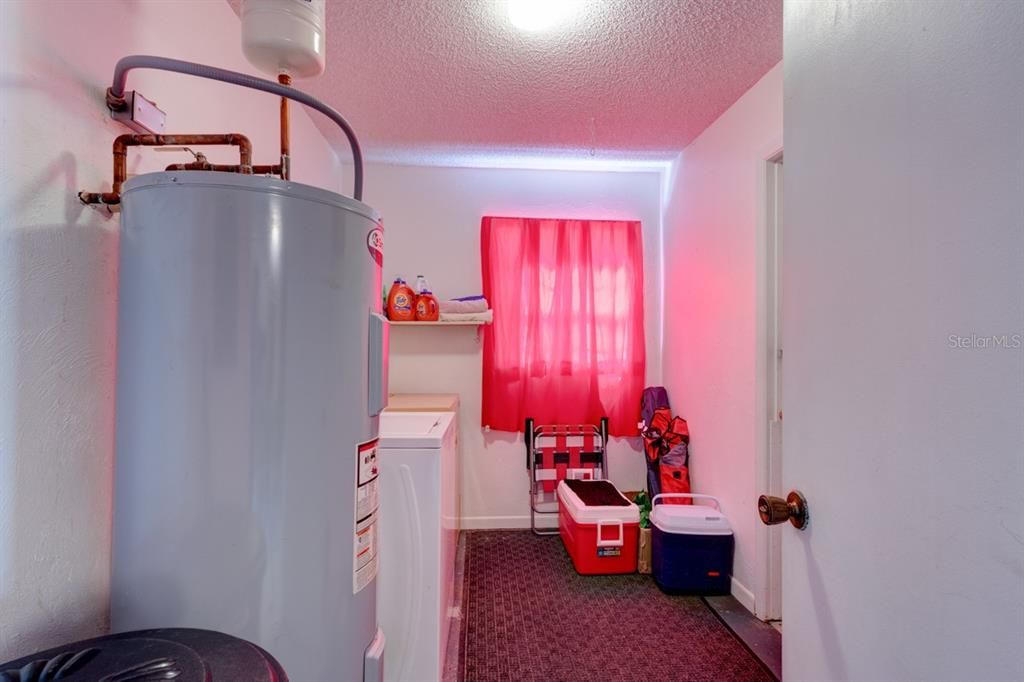 For Sale: $259,000 (3 beds, 2 baths, 1525 Square Feet)