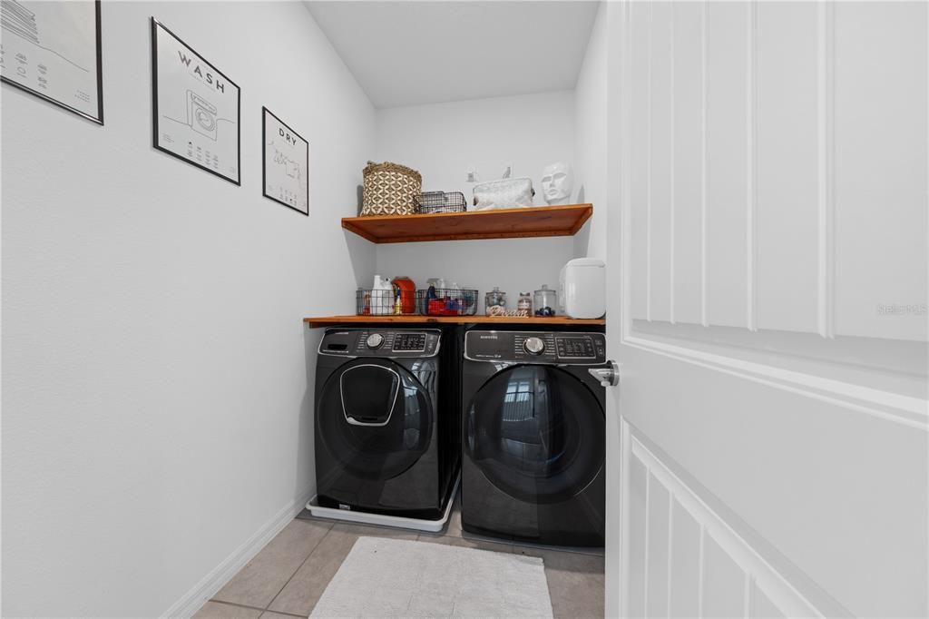 For Sale: $539,900 (3 beds, 2 baths, 2089 Square Feet)