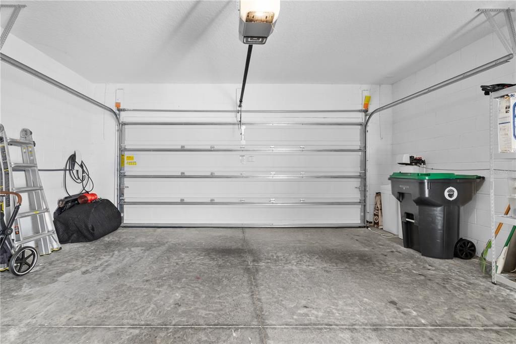 For Sale: $539,900 (3 beds, 2 baths, 2089 Square Feet)