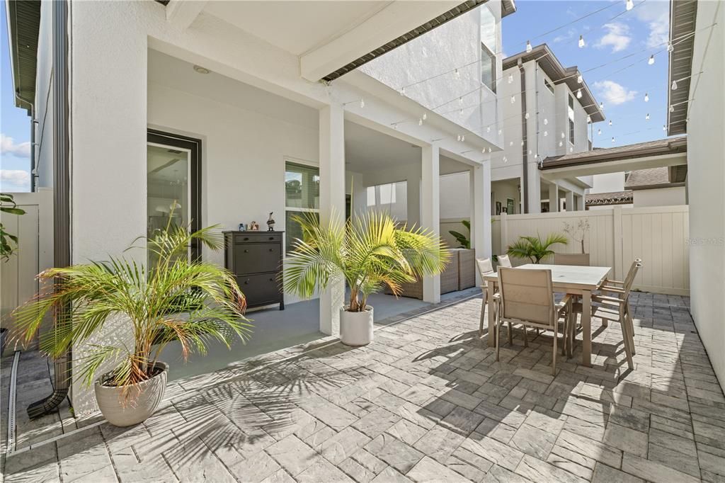 For Sale: $539,900 (3 beds, 2 baths, 2089 Square Feet)