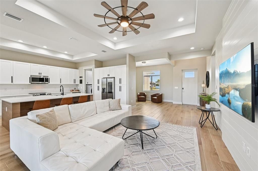 Active With Contract: $580,000 (3 beds, 2 baths, 1915 Square Feet)