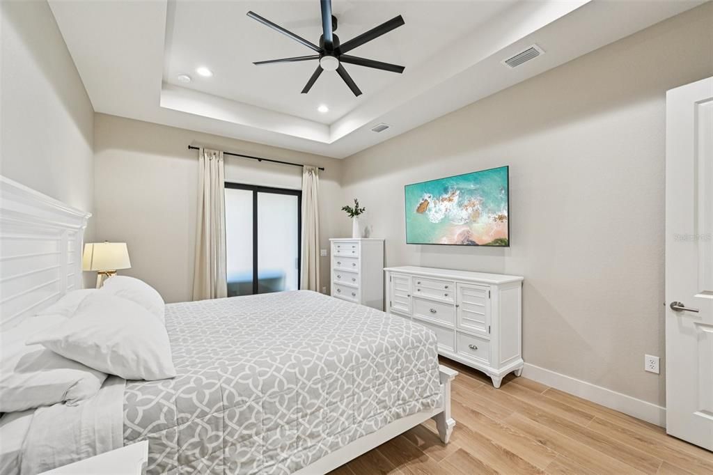 Active With Contract: $580,000 (3 beds, 2 baths, 1915 Square Feet)