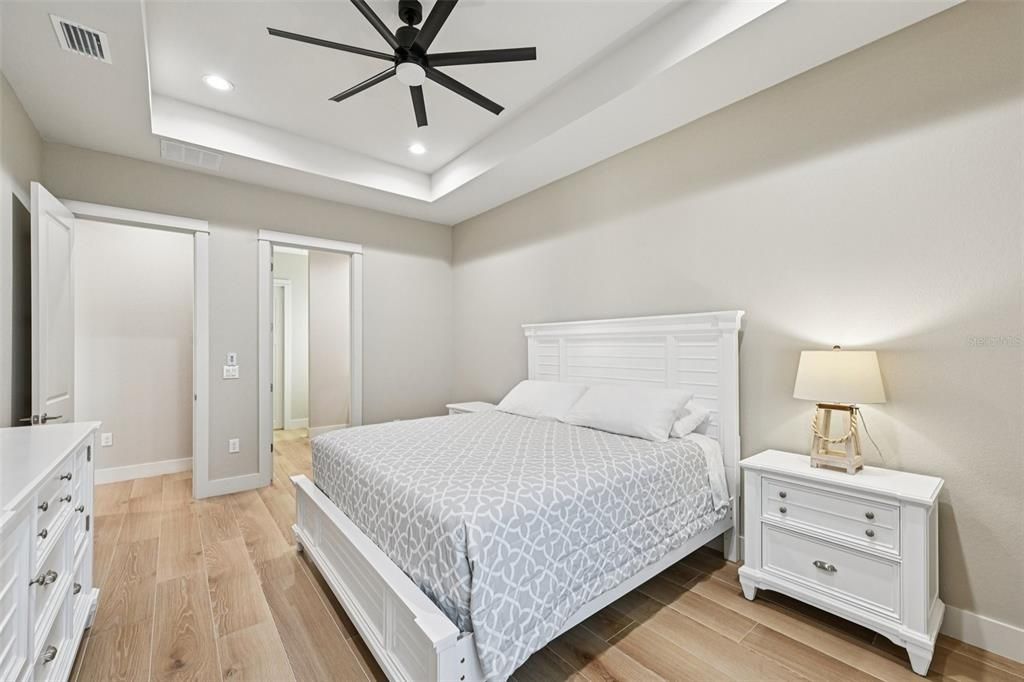 Active With Contract: $580,000 (3 beds, 2 baths, 1915 Square Feet)