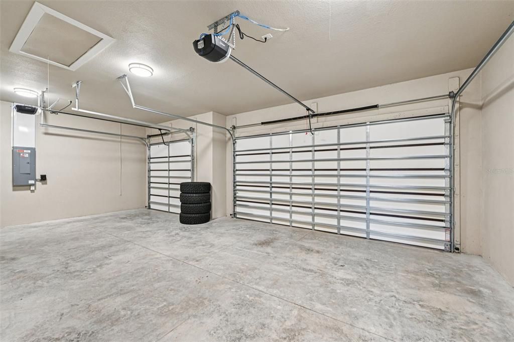Active With Contract: $580,000 (3 beds, 2 baths, 1915 Square Feet)
