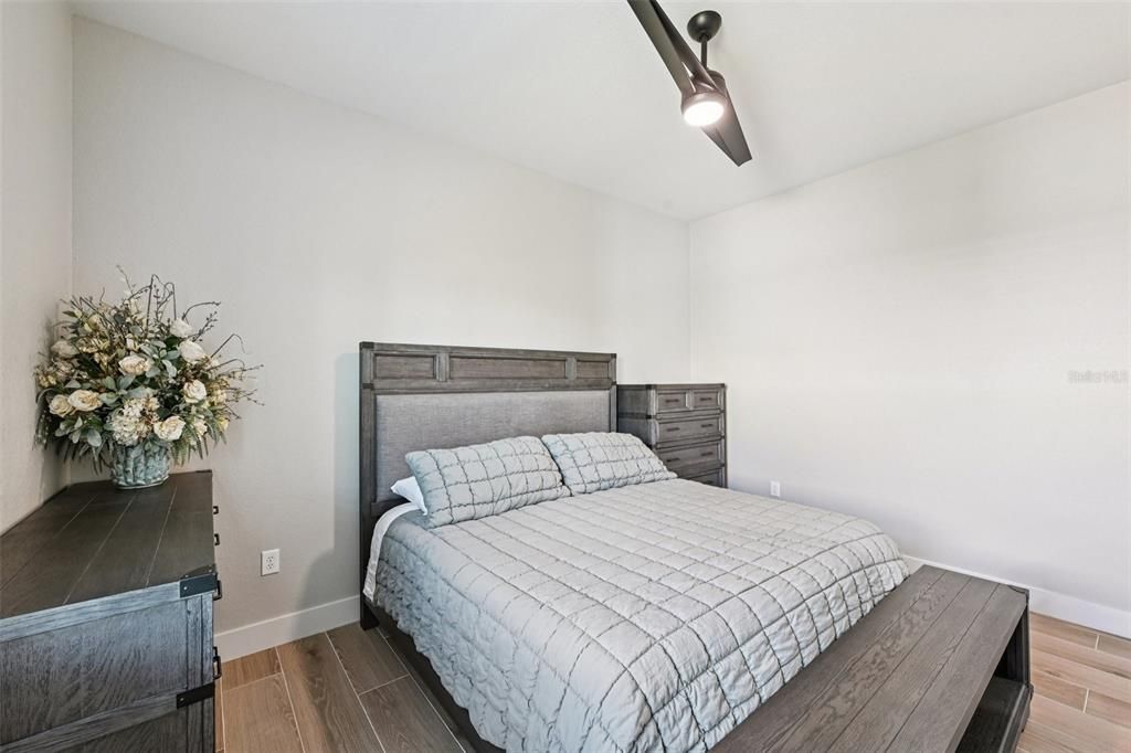 Active With Contract: $580,000 (3 beds, 2 baths, 1915 Square Feet)