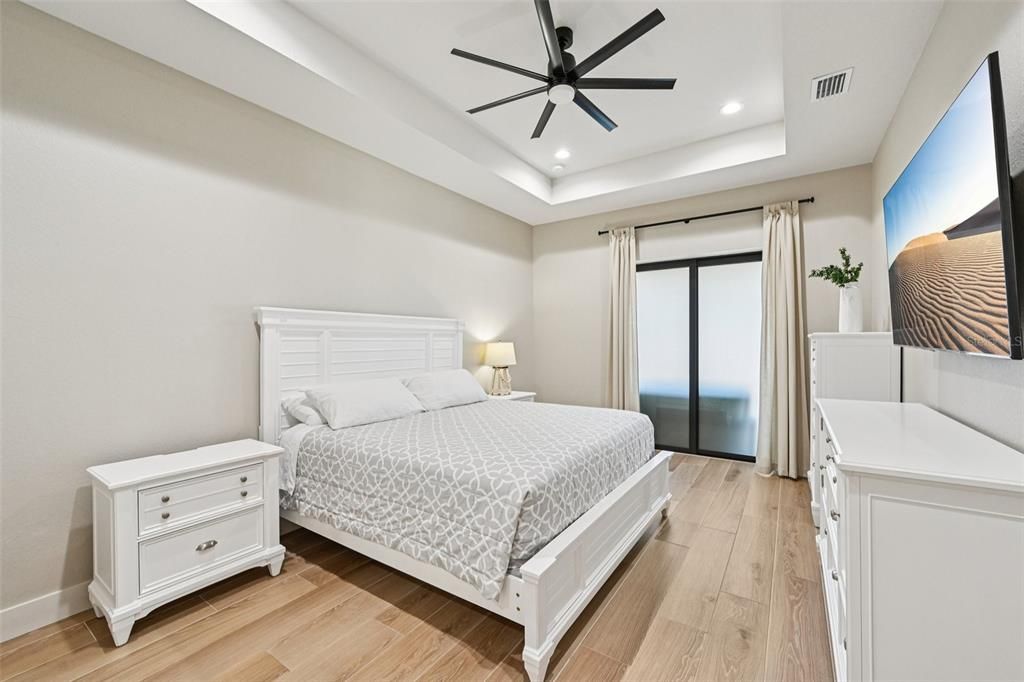 Active With Contract: $580,000 (3 beds, 2 baths, 1915 Square Feet)