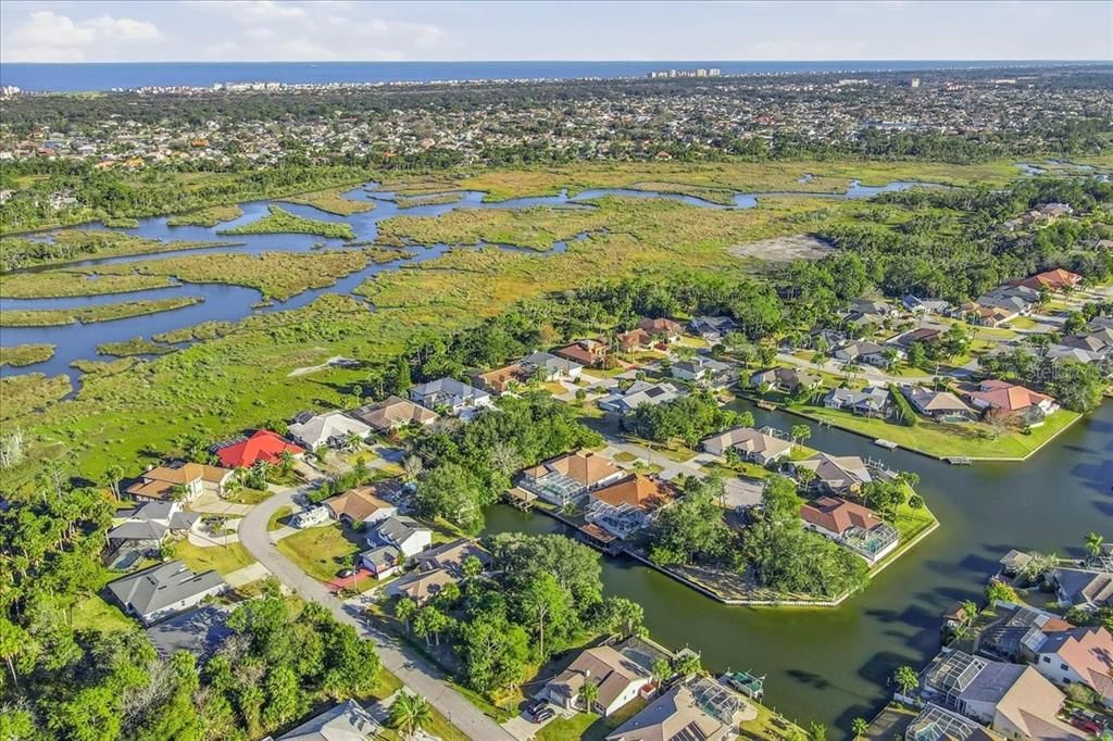 На продажу: $179,000 (0.17 acres)