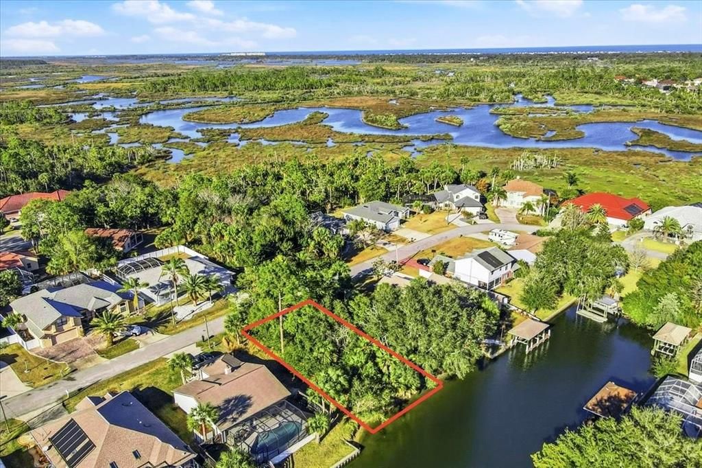 На продажу: $179,000 (0.17 acres)