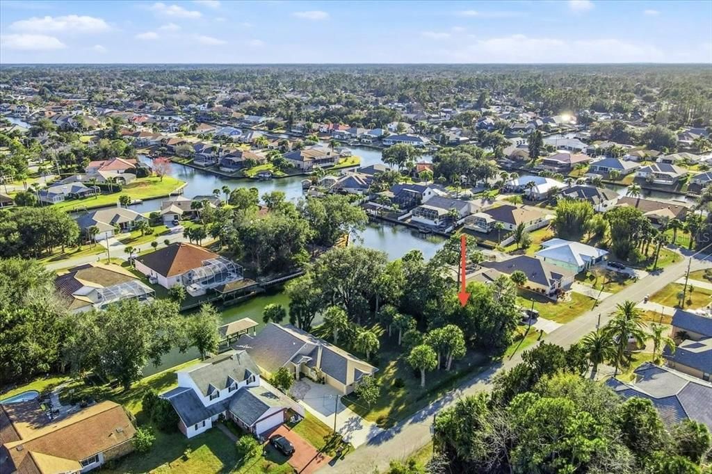 На продажу: $179,000 (0.17 acres)