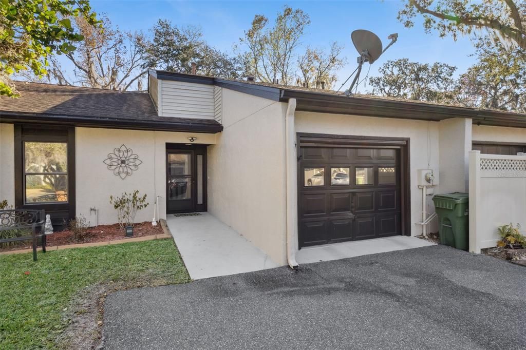 For Sale: $209,000 (2 beds, 2 baths, 1306 Square Feet)