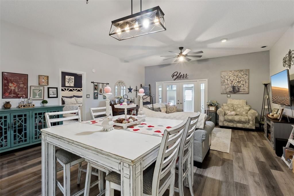 For Sale: $209,000 (2 beds, 2 baths, 1306 Square Feet)