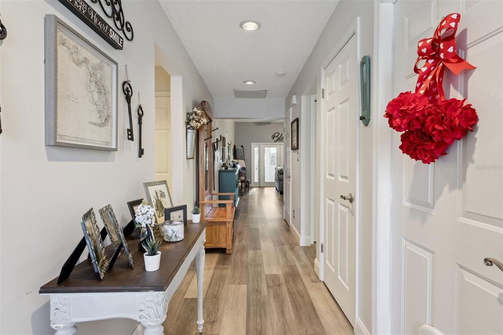 For Sale: $209,000 (2 beds, 2 baths, 1306 Square Feet)