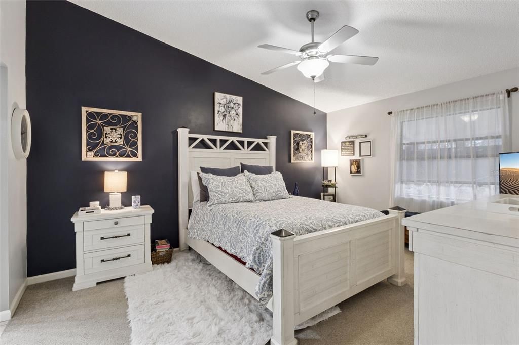 For Sale: $209,000 (2 beds, 2 baths, 1306 Square Feet)