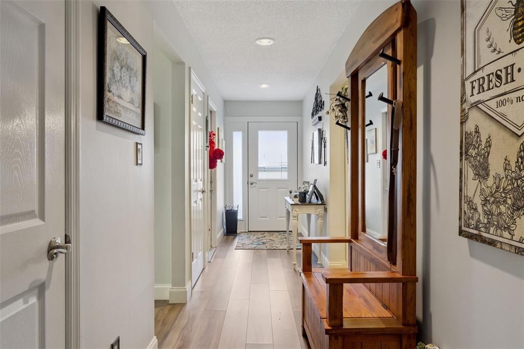 For Sale: $209,000 (2 beds, 2 baths, 1306 Square Feet)