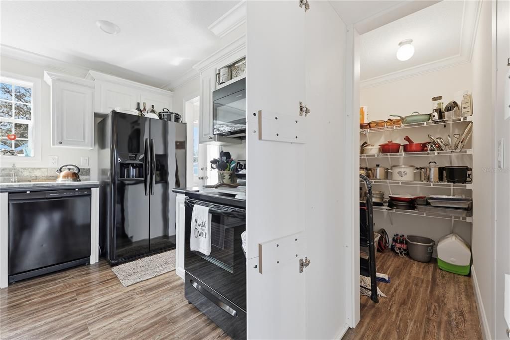 На продажу: $410,000 (4 спален, 3 ванн, 2052 Квадратных фут)