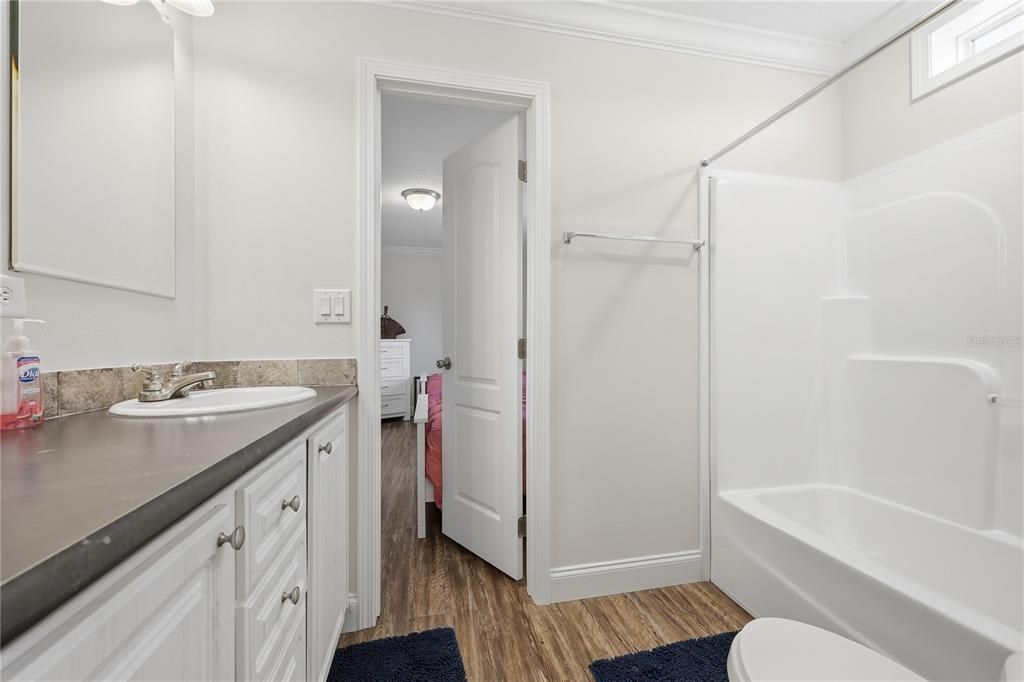 На продажу: $410,000 (4 спален, 3 ванн, 2052 Квадратных фут)