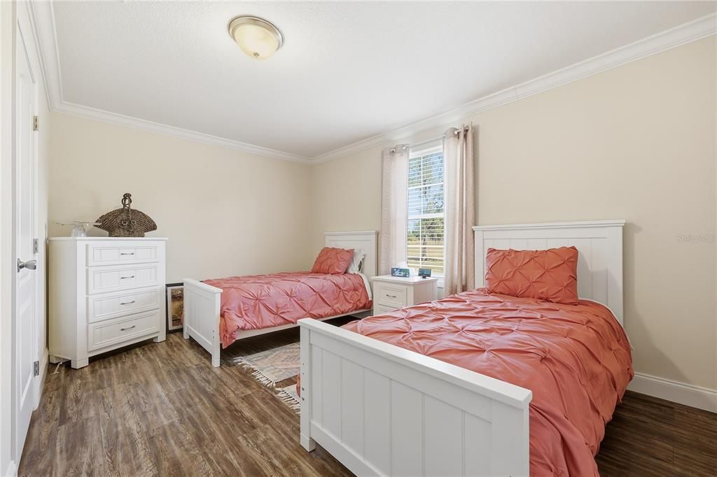 На продажу: $410,000 (4 спален, 3 ванн, 2052 Квадратных фут)