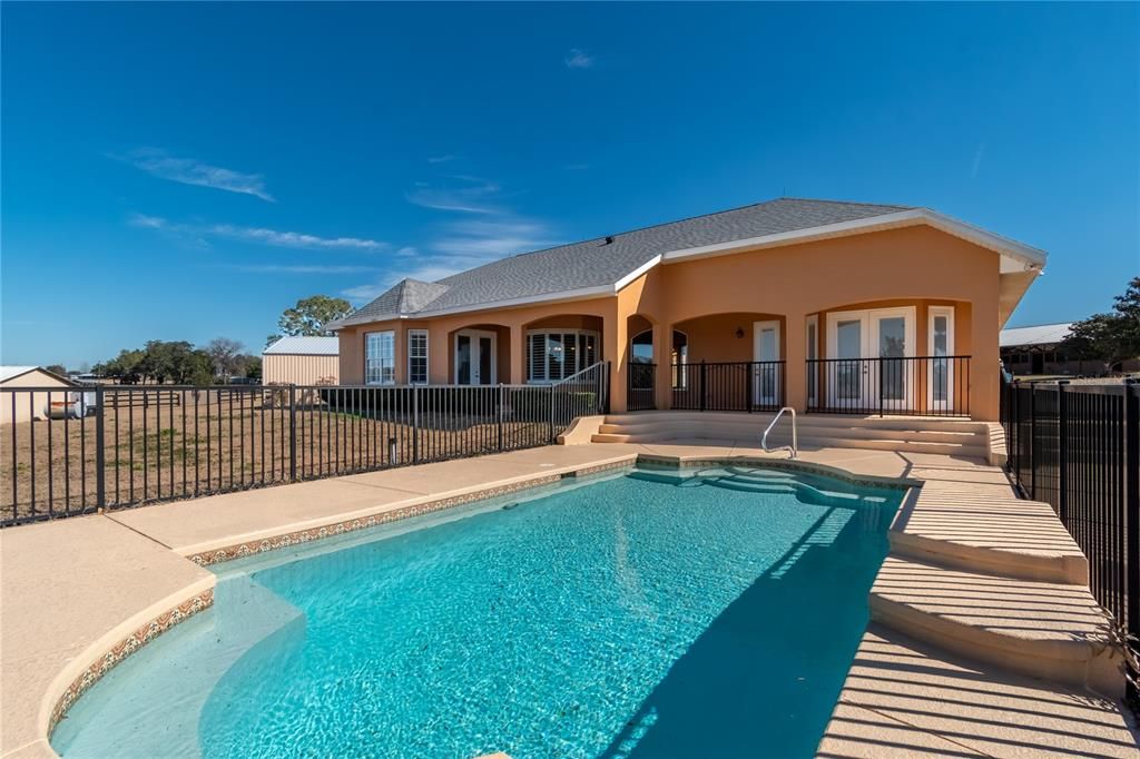 For Sale: $2,950,000 (4 beds, 4 baths, 3195 Square Feet)