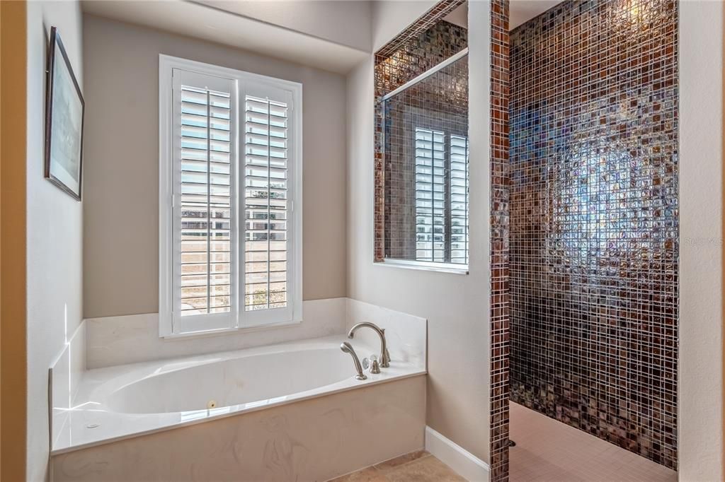 For Sale: $2,950,000 (4 beds, 4 baths, 3195 Square Feet)