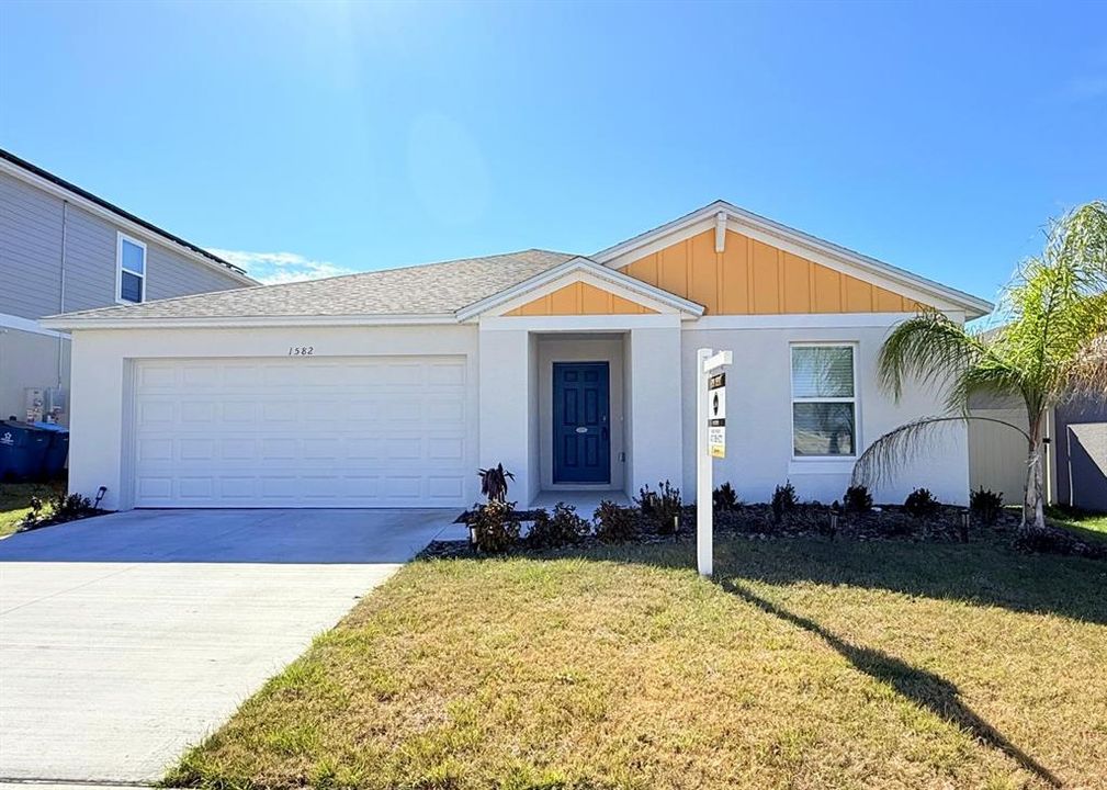 Recently Rented: $1,900 (3 beds, 2 baths, 1630 Square Feet)