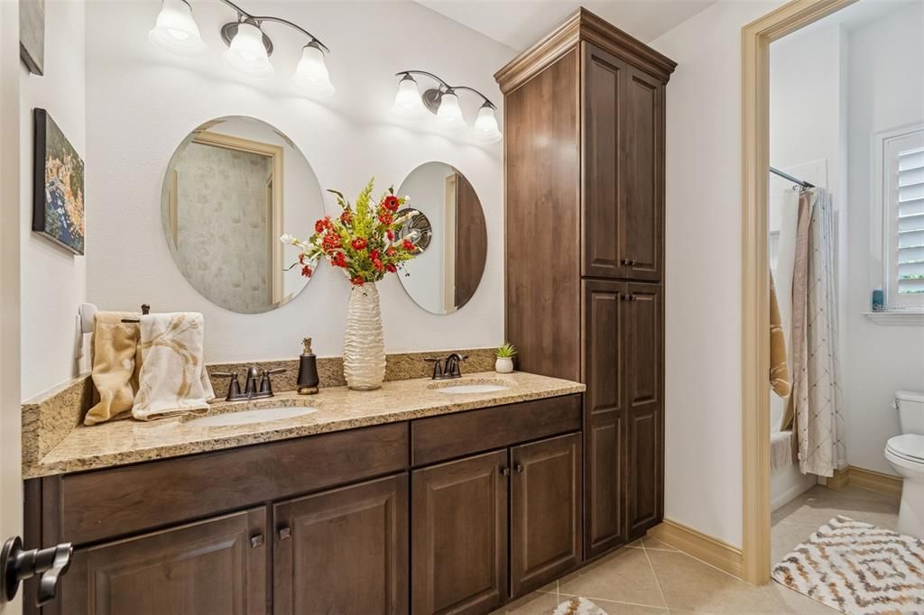 En Venta: $1,245,000 (4 camas, 3 baños, 4176 Pies cuadrados)