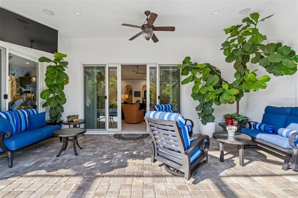 En Venta: $1,245,000 (4 camas, 3 baños, 4176 Pies cuadrados)