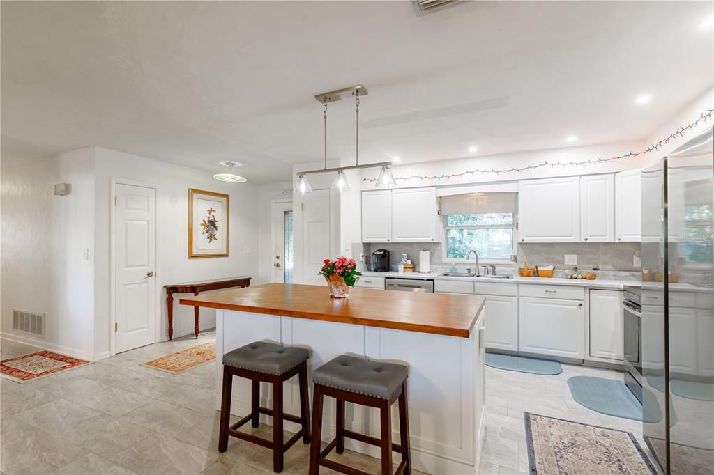 En Venta: $394,900 (3 camas, 2 baños, 1943 Pies cuadrados)