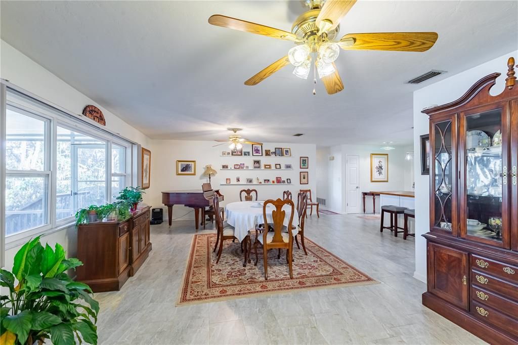 En Venta: $394,900 (3 camas, 2 baños, 1943 Pies cuadrados)