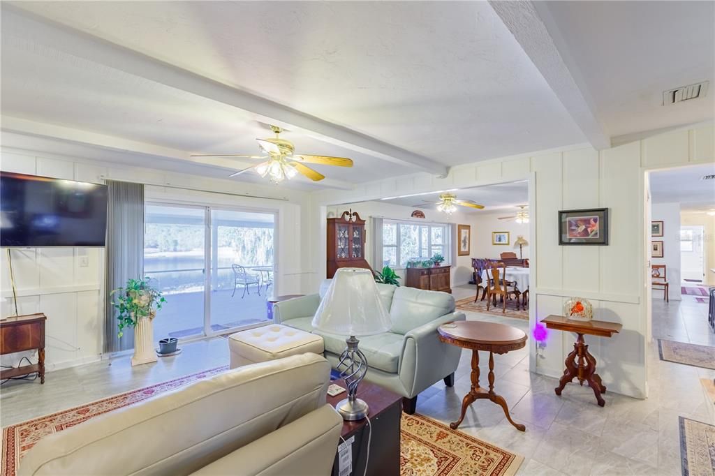 En Venta: $394,900 (3 camas, 2 baños, 1943 Pies cuadrados)