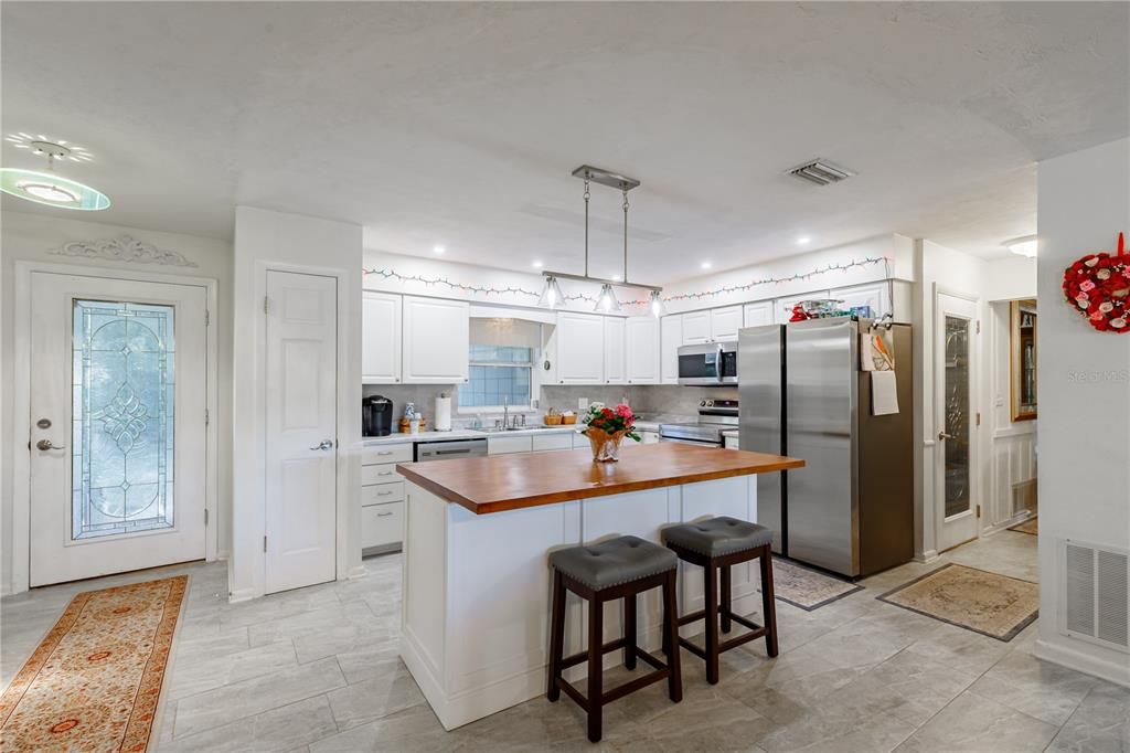 En Venta: $394,900 (3 camas, 2 baños, 1943 Pies cuadrados)