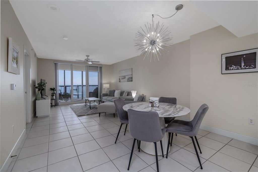 En Venta: $525,000 (2 camas, 2 baños, 1618 Pies cuadrados)