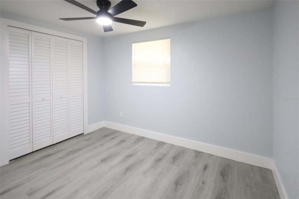 For Sale: $212,000 (4 beds, 2 baths, 1030 Square Feet)