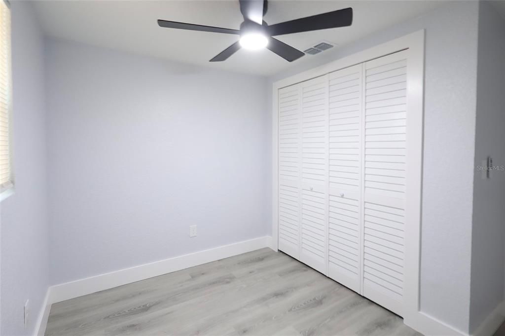 For Sale: $212,000 (4 beds, 2 baths, 1030 Square Feet)