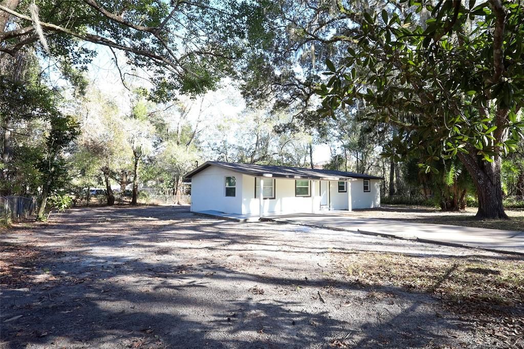 For Sale: $212,000 (4 beds, 2 baths, 1030 Square Feet)