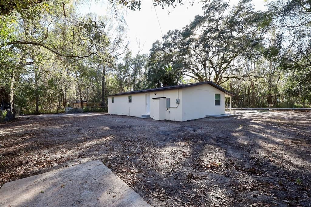 For Sale: $212,000 (4 beds, 2 baths, 1030 Square Feet)