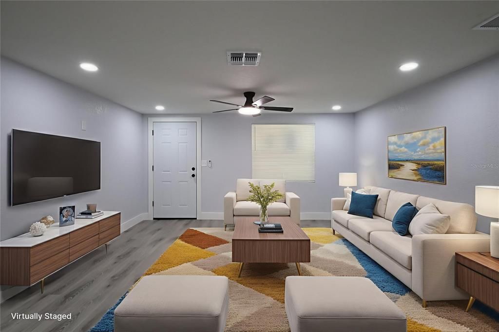 For Sale: $212,000 (4 beds, 2 baths, 1030 Square Feet)