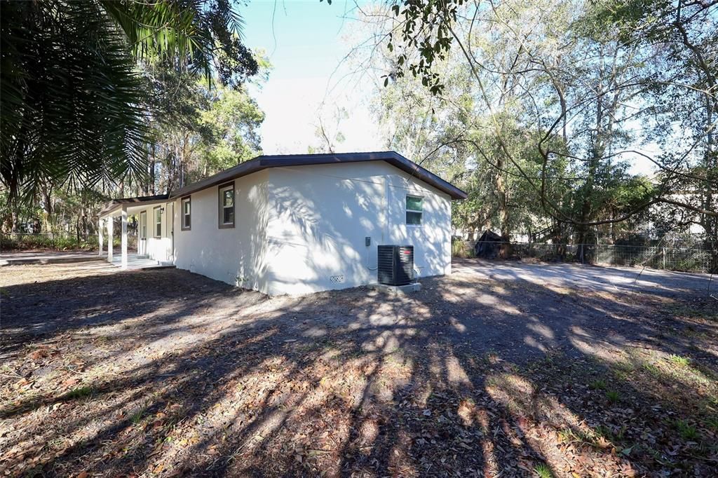 For Sale: $212,000 (4 beds, 2 baths, 1030 Square Feet)