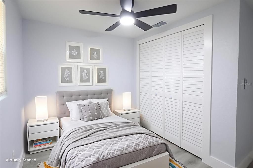 For Sale: $212,000 (4 beds, 2 baths, 1030 Square Feet)