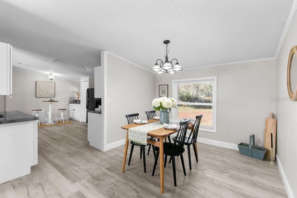 На продажу: $364,000 (4 спален, 2 ванн, 1809 Квадратных фут)